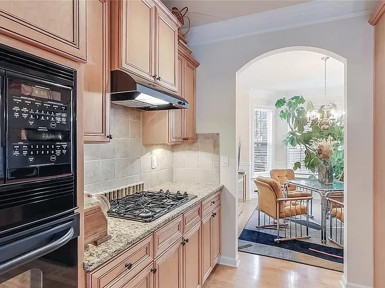 Gas cooktop and wall Oven and microwave