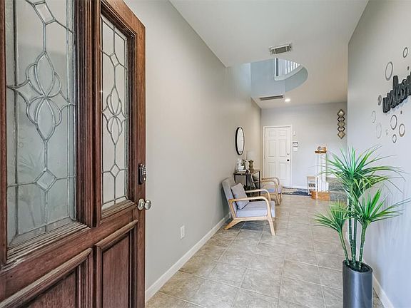 4th image of 26 Waugh Dr #A