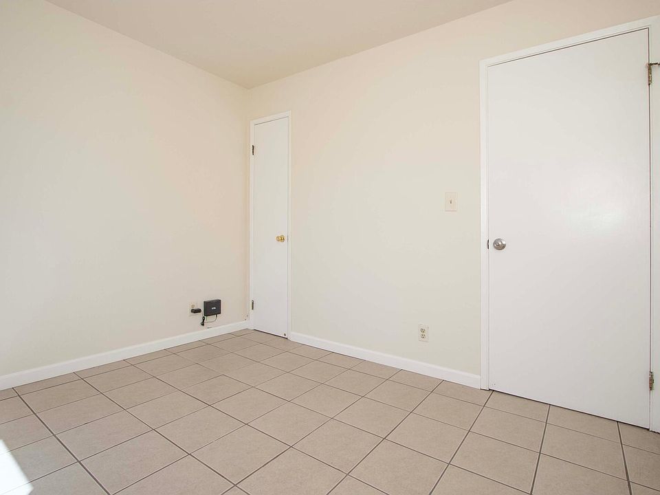 1st image of 1729 E 15th St APT 3
