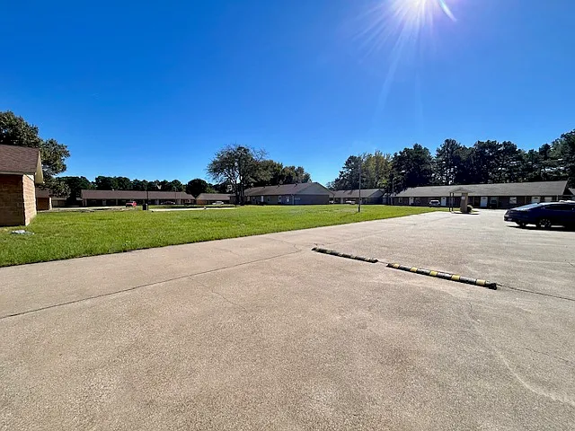 Country Place Apartments — Photo 3