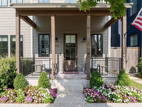2nd image of 1913 Pioneer St
