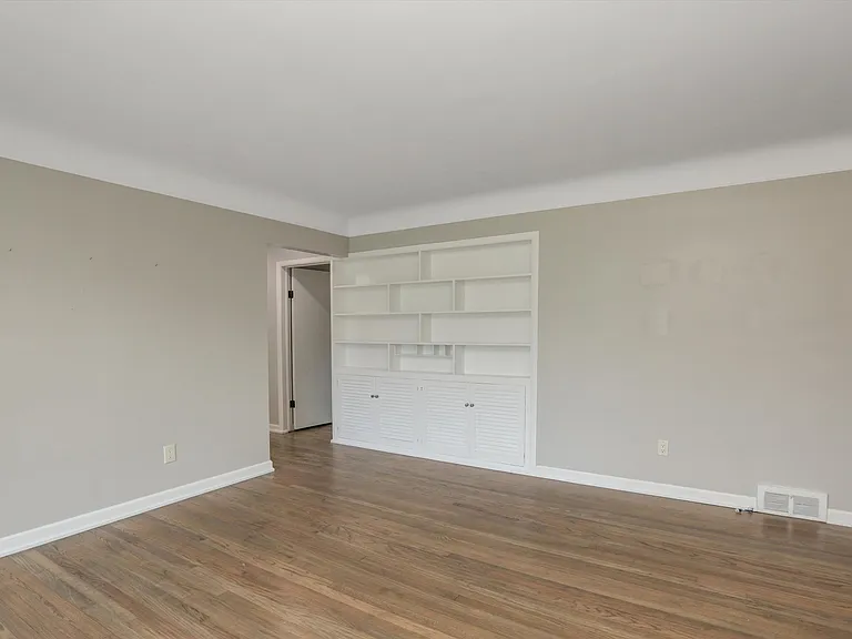 22826 Frederick Ave — Photo 5