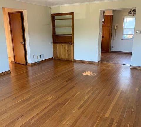 3rd image of 1622 Elmwood Ave #B