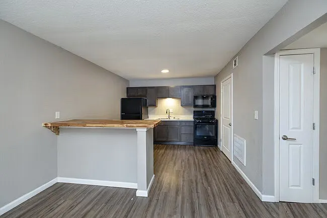 Arbor Village Apartments — Photo 12