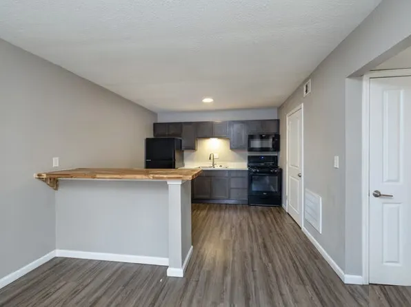 Arbor Village Apartments