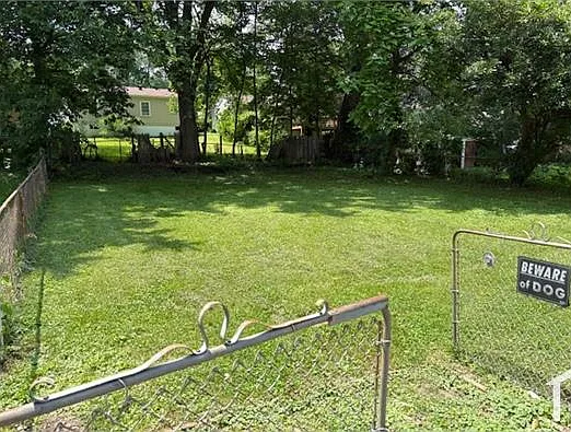 224 Becker Dr — Photo 3
