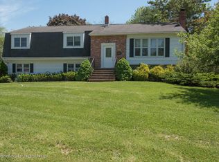 80 Old Post Rd, Freehold, NJ 07728