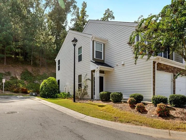 15 Jekyll Dr #9 — Photo 2
