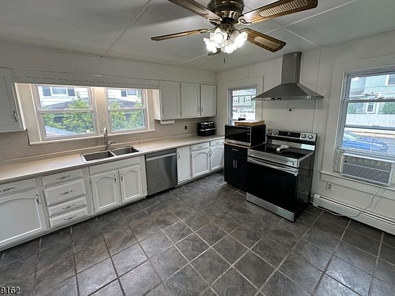 3rd image of 17 N Lincoln Ave