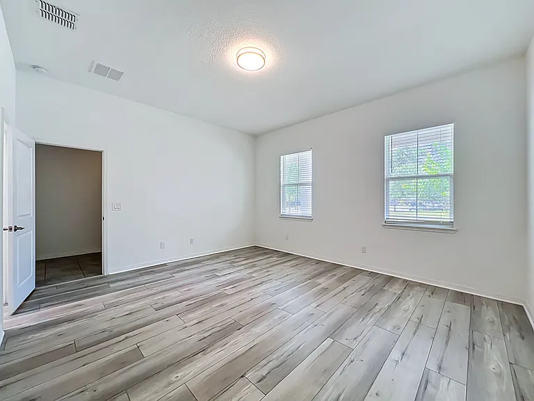 16007 Micelli Dr — Photo 24