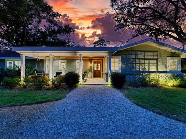 24 12th St, Apalachicola, FL 32320