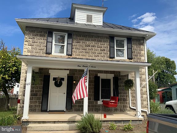 2nd image of 107 E New St