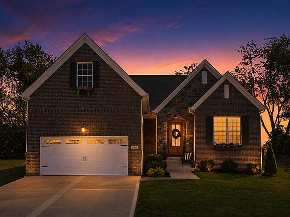 4th image of 900 Shelburne Way
