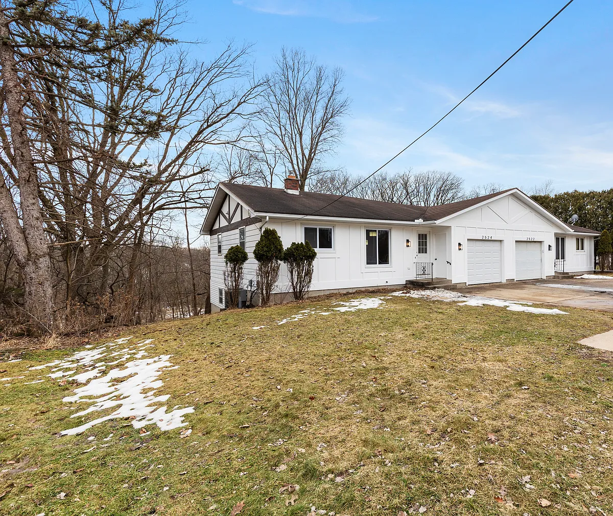 Listing is for the unit on the left. - 2524 32nd St SE