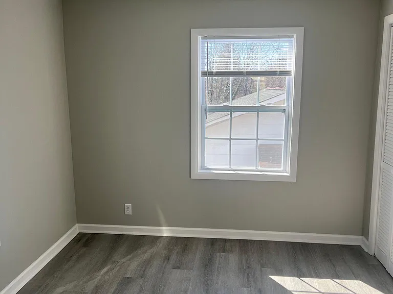 2751 Everett St — Photo 15