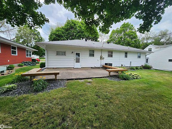 4th image of 308 2nd St NE