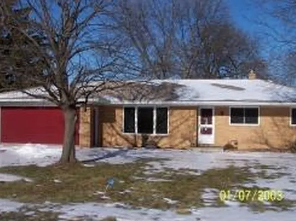 2466 Yellowstone St, Saginaw, MI 48603