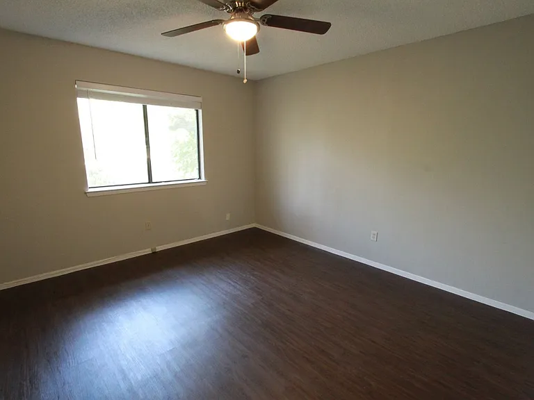 11603 Poplar Cv — Photo 13
