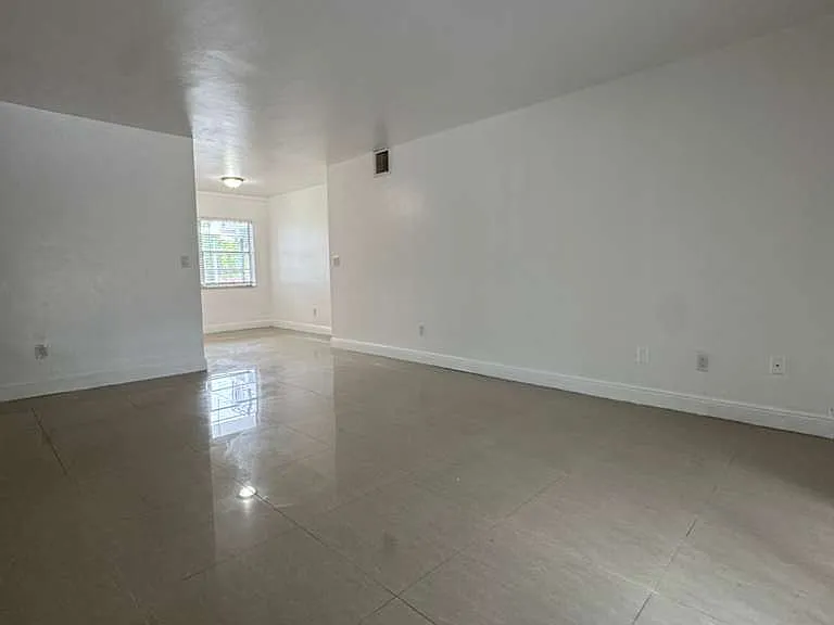 575 NE 143rd St #208 — Photo 3