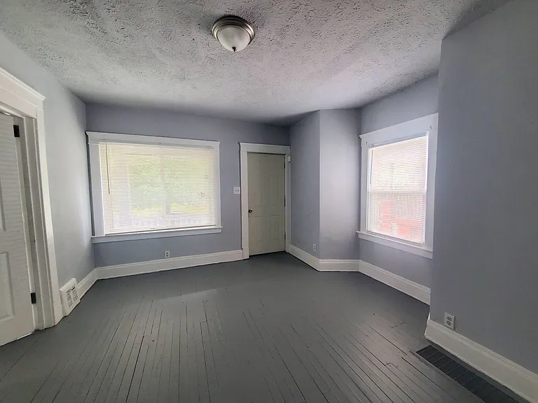 3415 E 114th St — Photo 34