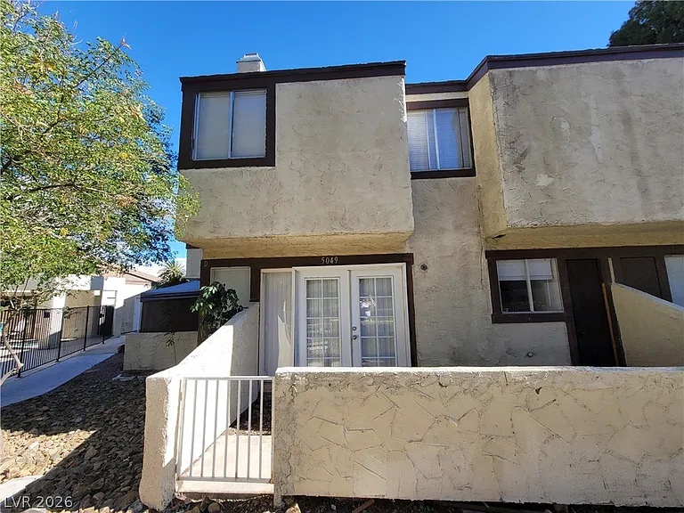 5049 Spencer St #D — Photo 6