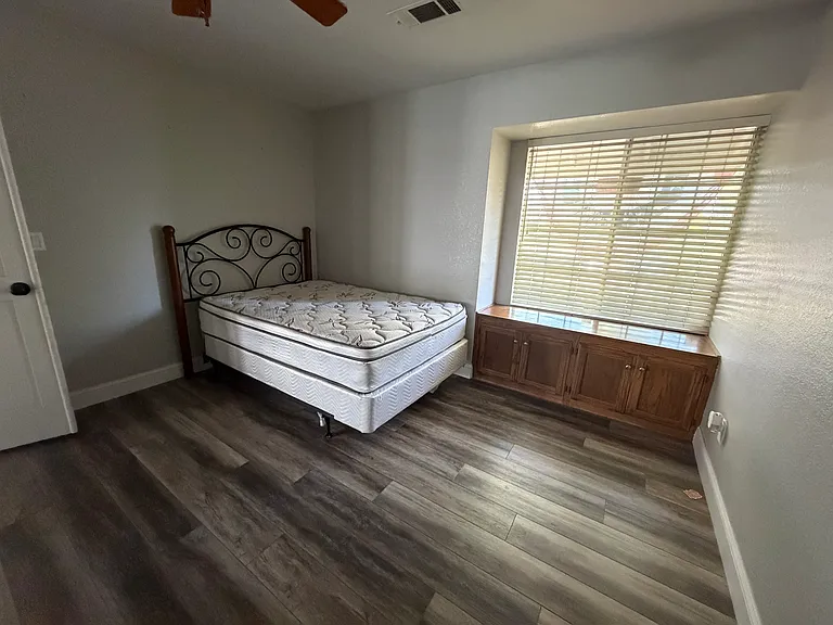 3313 Shamrock Pl — Photo 6