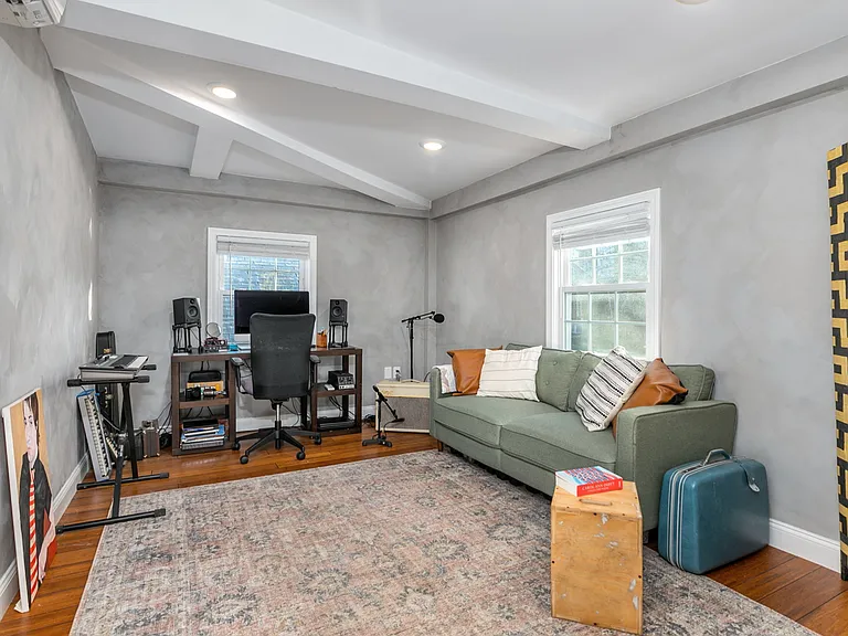 14 Daniels St #5 — Photo 12