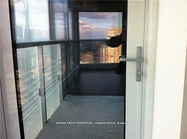386 Yonge St #1707 — Photo 12