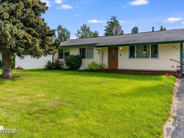 8661 Flamingo Dr, Anchorage, AK 99502