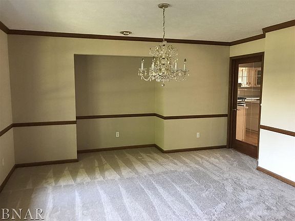 4th image of 3004 Wisteria Ln