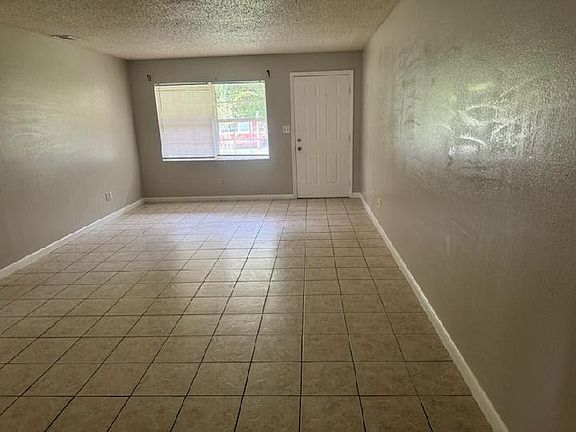 4th image of 4615 SE 135th Pl #1