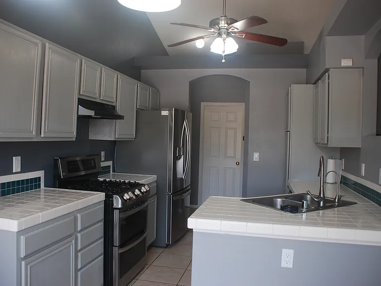 10 Juniper Ave — Photo 4