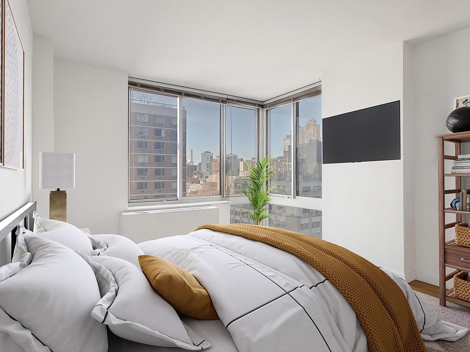1st image of 260 W 54th St APT 17C