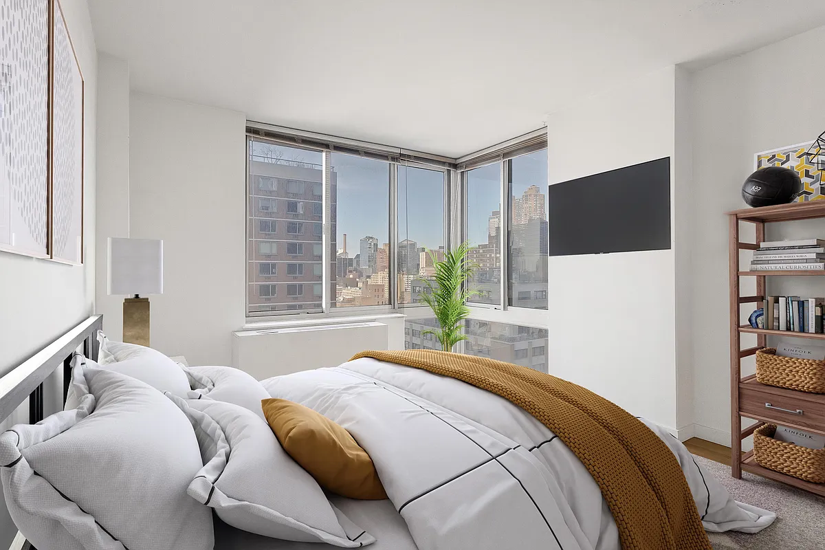 Building Photo - 260 W 54th St #16C