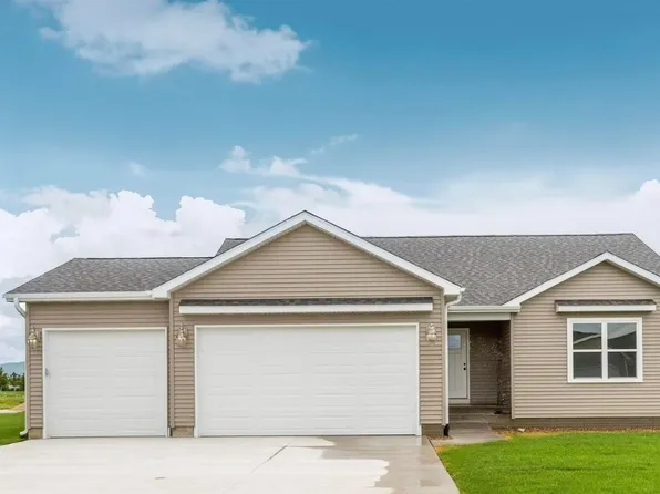 4005 Broomfield Dr, Cedar Falls, IA 50613