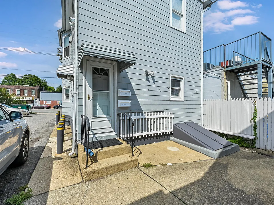 250 Degraw Ave #2R