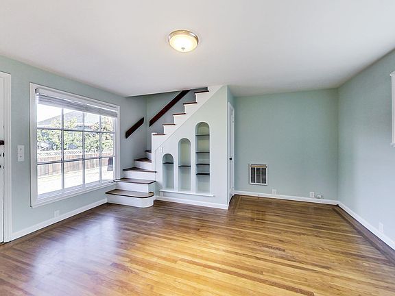 4th image of 639 N Delaware St #B