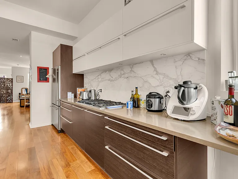 1207 Girard St NW #2 — Photo 5