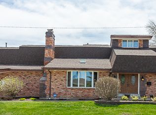 1924 Oakland Ave, Crest Hill, IL 60403