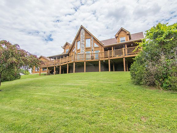 2nd image of 660 Parsons Ln
