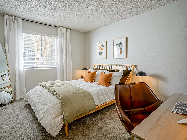 Fresh carpeting - Bedroom 2 - Platinum Interior