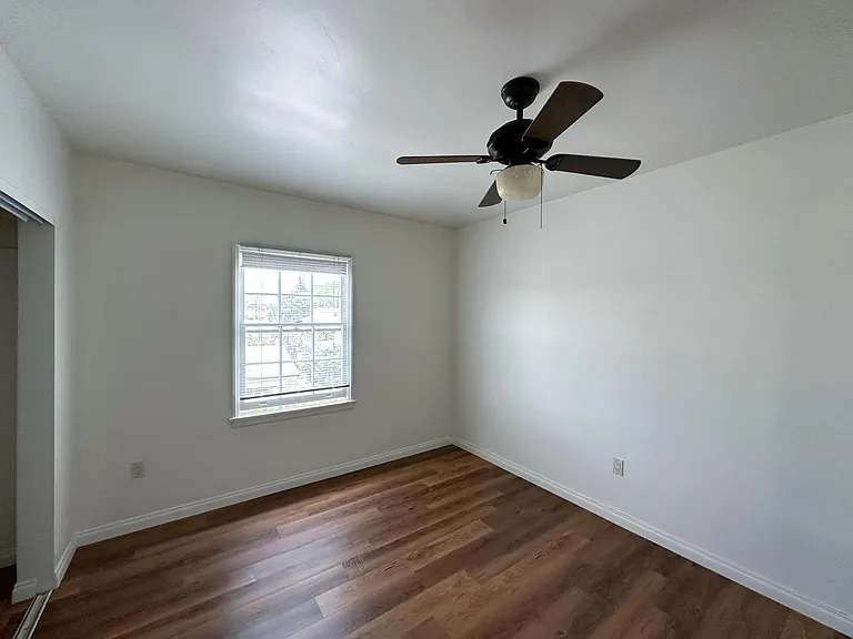 909 S Olive Ave #1/2 — Photo 9