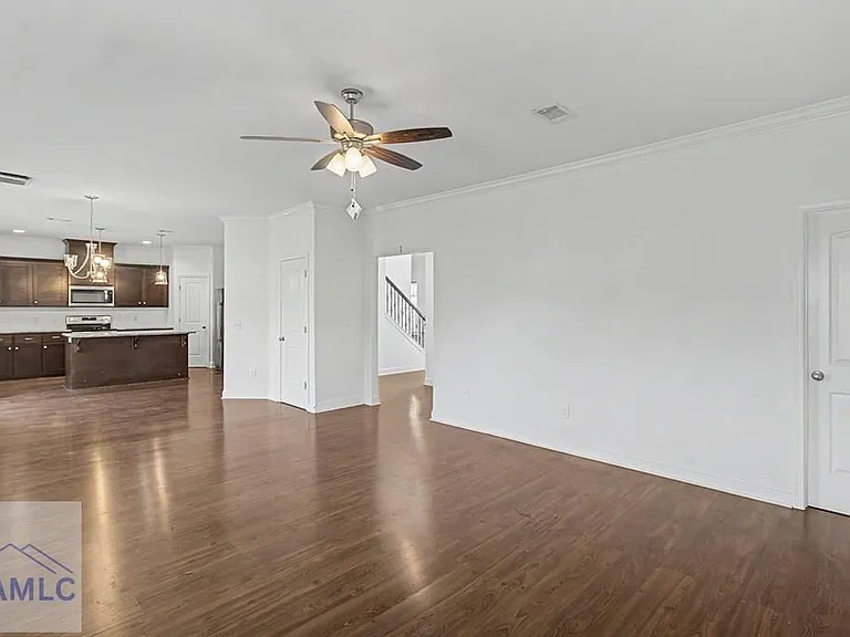 390 Fairview Cir — Photo 12