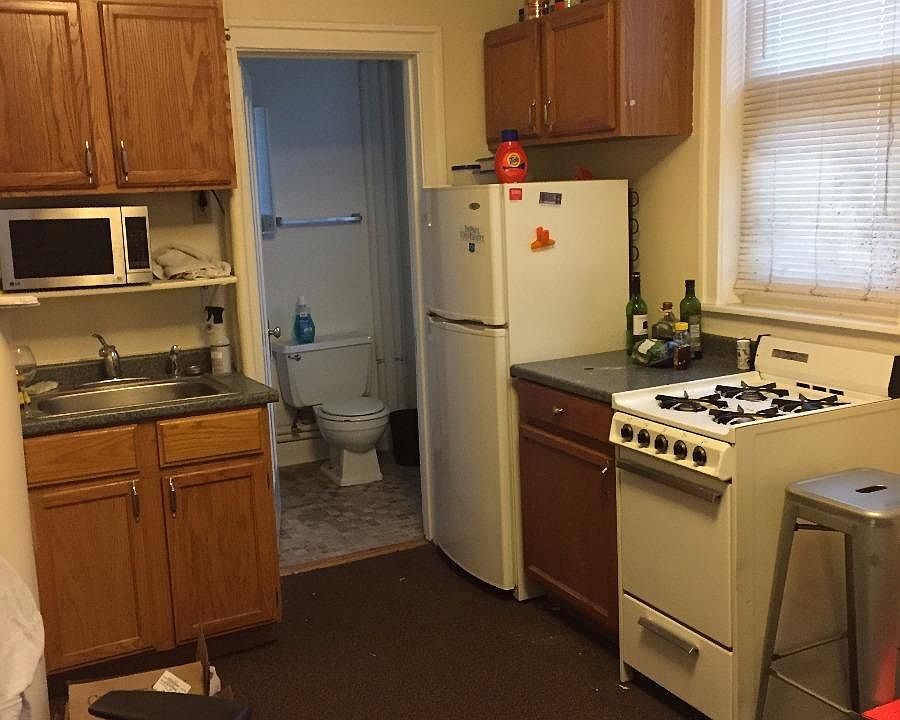 2nd image of 1002 W Belden Ave APT 003
