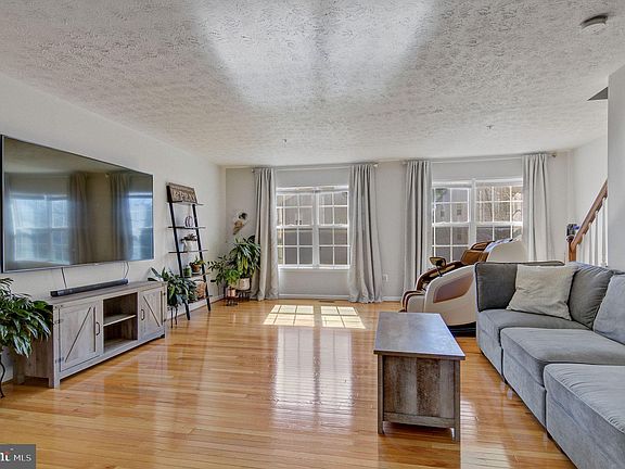 2nd image of 3334 Hollow Ct