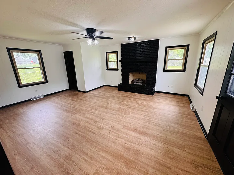 6417 N Bellefontaine Ave — Photo 9