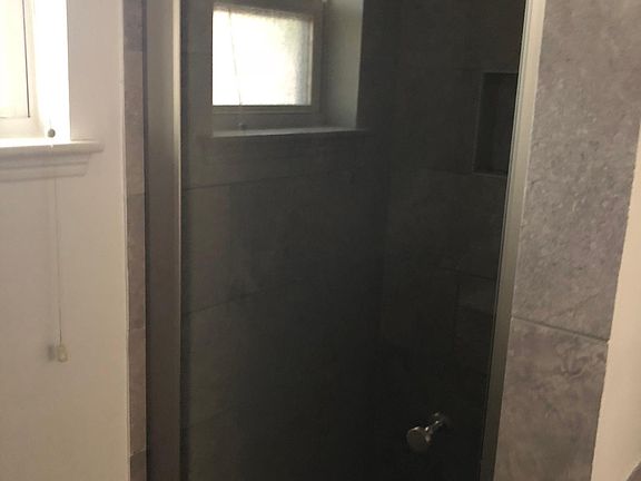 4th image of 2123 Briar Cir