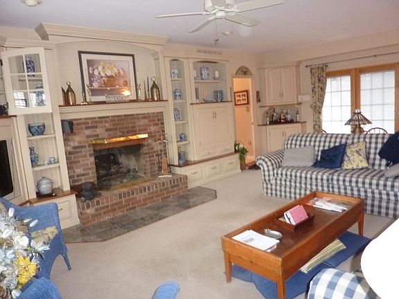 Spacious Family Room