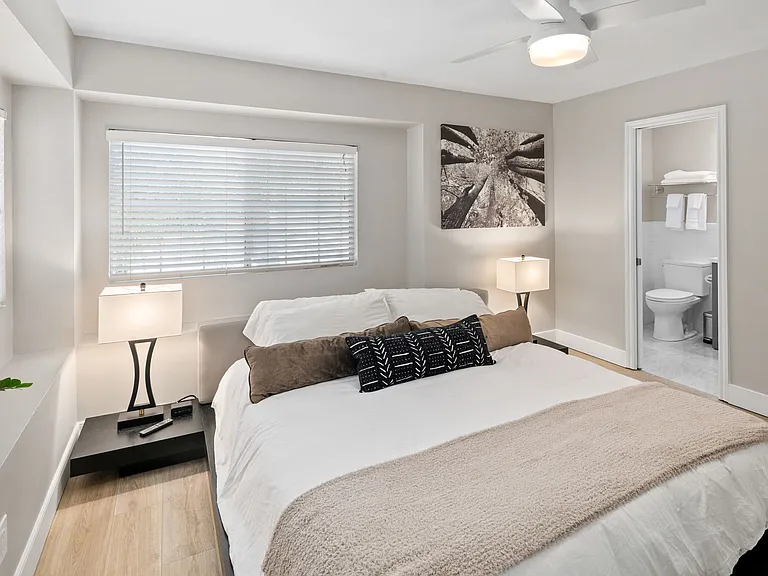 1648 El Prado Ave — Photo 36