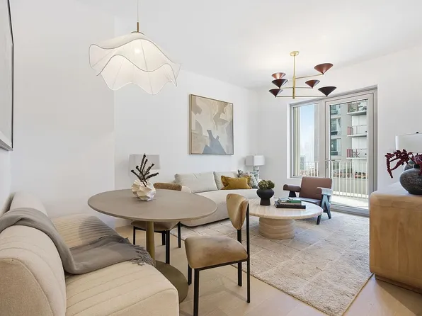 2401 Queens Plz N #206, Long Island City, NY 11101